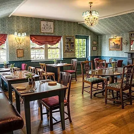 بيت ريفي George And Dragon Clifton
